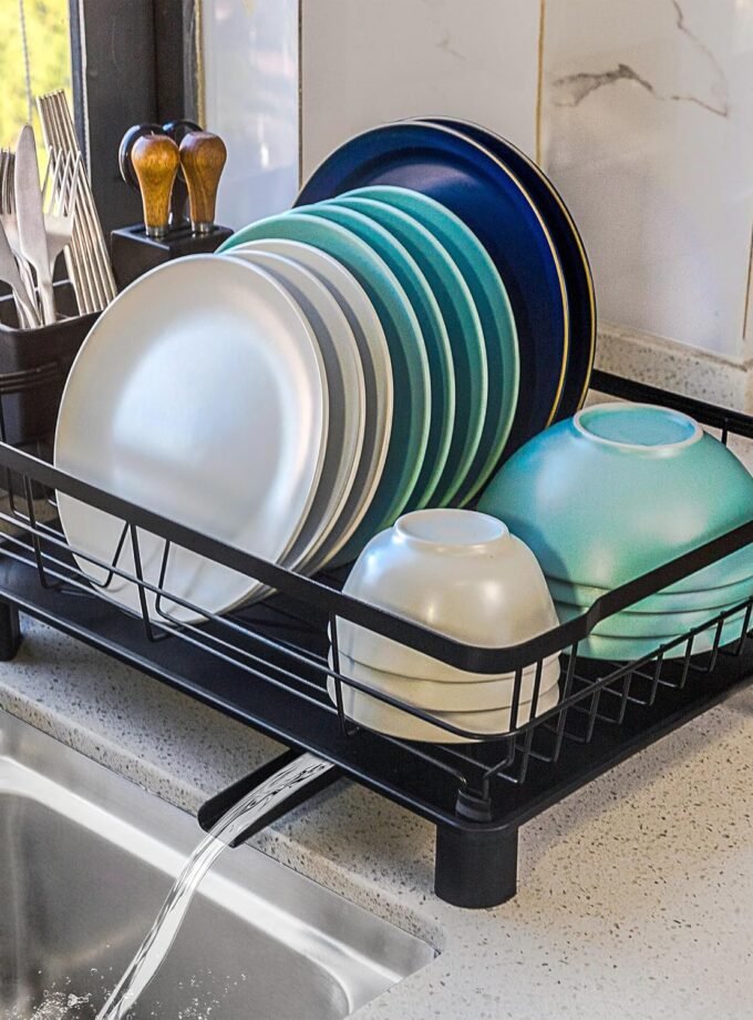 IronDishDryingRack,Space-SavingDesignwithDrainboardandSwivelSpout,CountertopDrainer,RemovableUtensil,DurableforPlates,Bowls.（1t-Black）